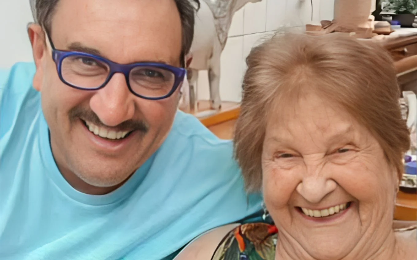 Ratinho se Emociona ao Saber da Morte da Mãe: Homenagem Tocante e Silêncio Profundo