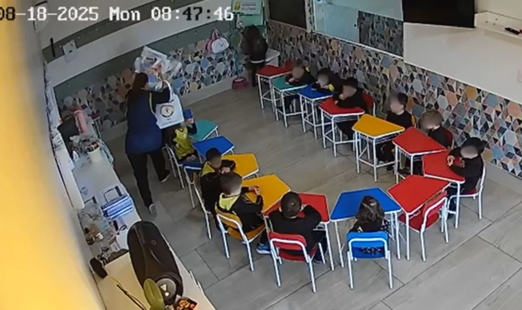 Professora é presa após agredir criança de 4 anos com livros em escola de Caxias do Sul