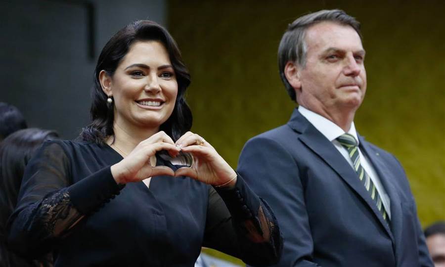 Sensitiva Verônica prevê fim do casamento de Michelle e Jair Bolsonaro: decisão estaria nas mãos da ex-primeira-dama