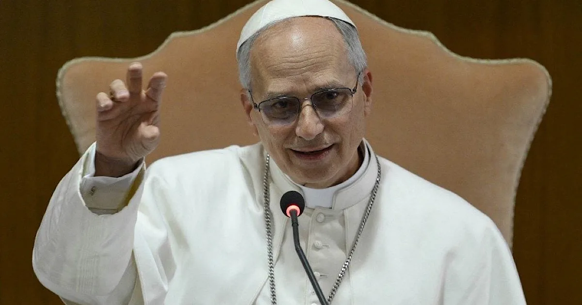 Vaticano condena poliamor e adultério em novo documento doutrinal