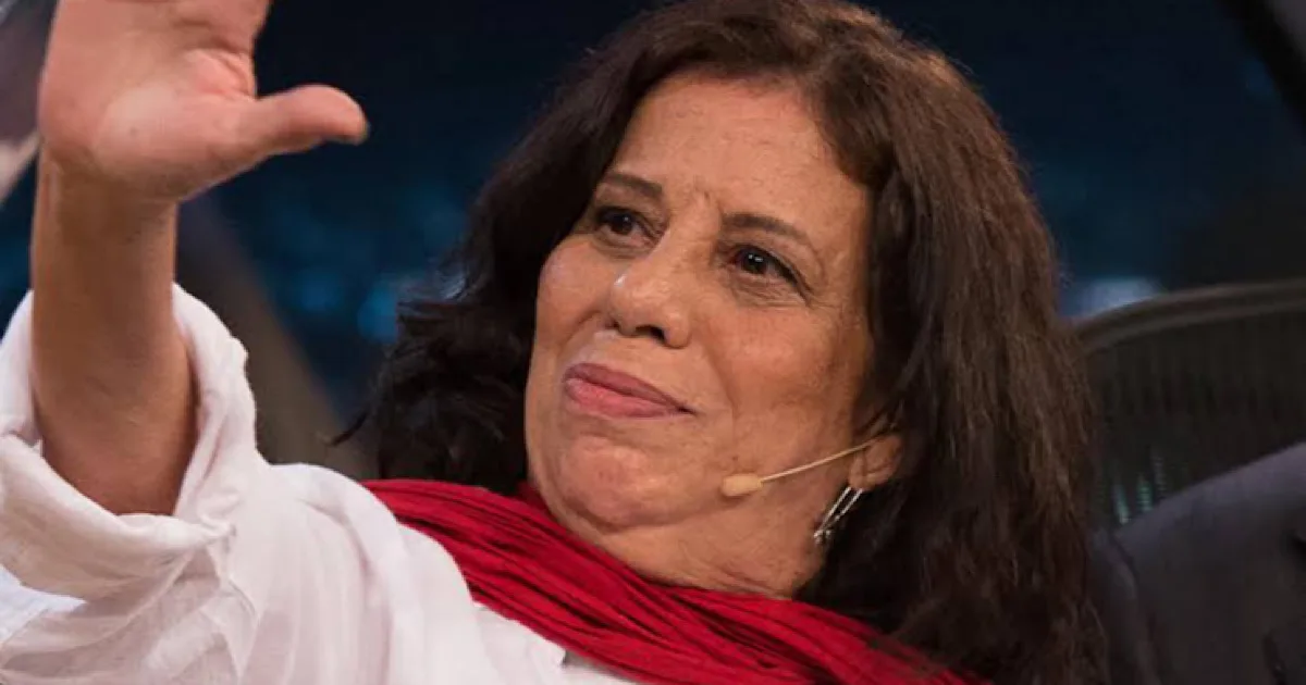 Maria Gladys reaparece no Rio e emociona fãs ao ser reconhecida em bar do Catete