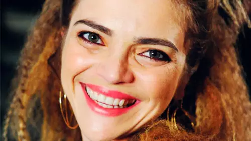 Titina Medeiros: legado artístico e alerta sobre o câncer de pâncreas