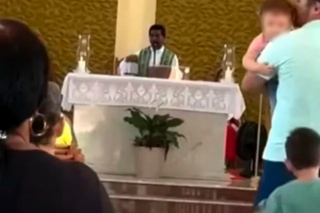 Padre de Minas critica Nikolas Ferreira durante missa e gera reação nas redes sociais