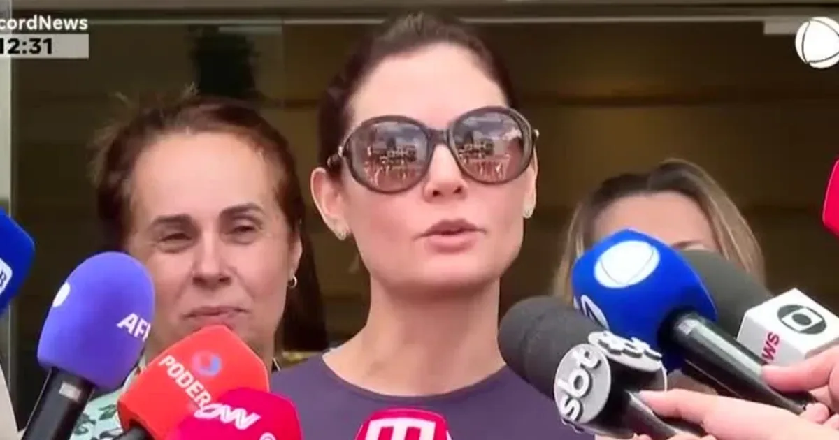 Michelle Bolsonaro nega envolvimento em vídeo de Eduardo e STF cobra explicações da defesa de Jair Bolsonaro