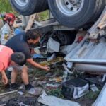 Tragédia em Honduras: colisão entre ônibus e caminhão-tanque com cianeto deixa mortos e alerta para riscos ambientais